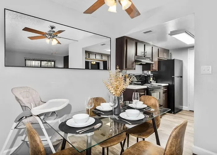 Modern 2br For 7 Pools Fitness Center & Pet-friendly Apartment Tempe