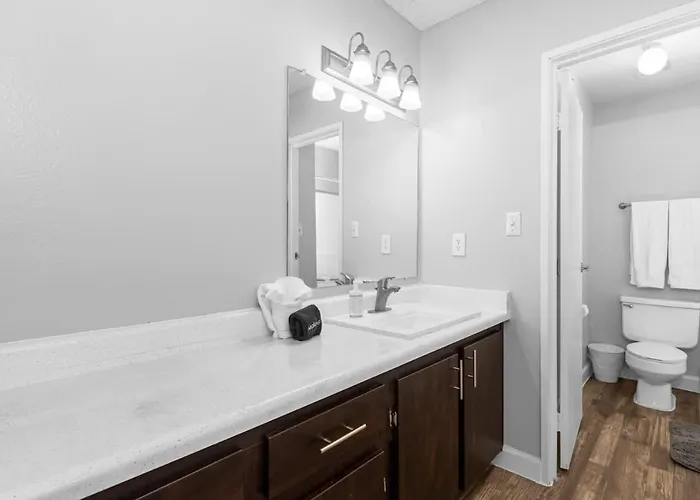 Modern 2br For 7 Pools Fitness Center & Pet-friendly Tempe