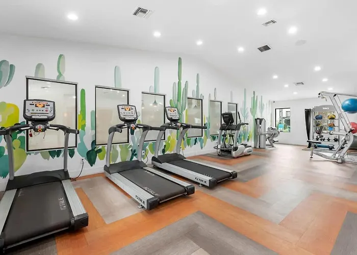 Modern 2br For 7 Pools Fitness Center & Pet-friendly Apartment