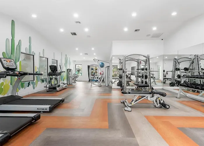 Modern 2br For 7 Pools Fitness Center & Pet-friendly Apartment Tempe