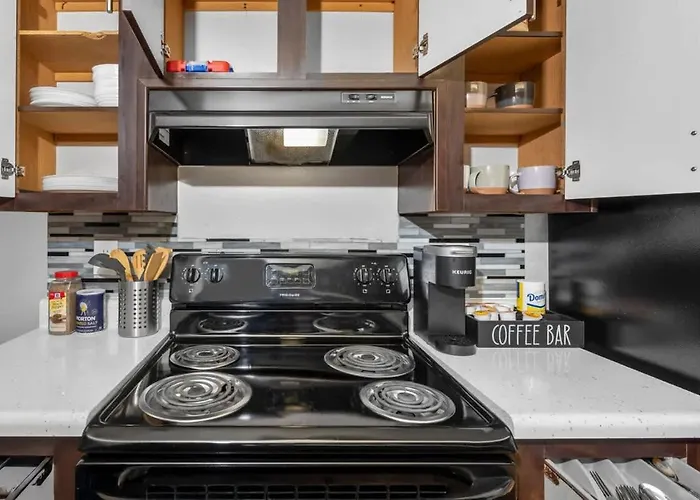 Modern 2br For 7 Pools Fitness Center & Pet-friendly