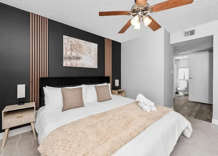 Apartment Modern 2br For 7 Pools Fitness Center & Pet-friendly