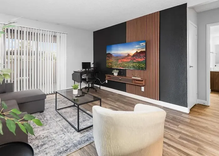 Modern 2br For 7 Pools Fitness Center & Pet-friendly *