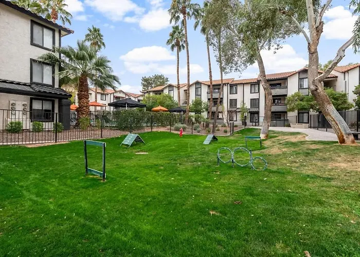 Modern 2br For 7 Pools Fitness Center & Pet-friendly Apartment Tempe