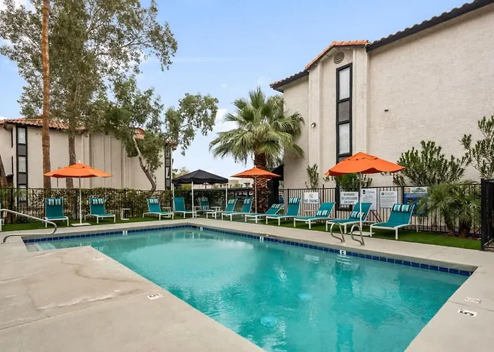 Modern 2br For 7 Pools Fitness Center & Pet-friendly Tempe